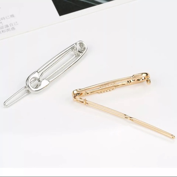 ⚜️[𝟯/$𝟭𝟴]⚜️Safety Pin Simple Hair Clip NEW - Picture 4 of 8